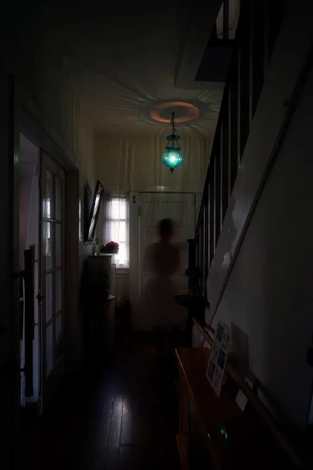 倉敷安耶｜祖母は屋敷にひとりで住んでいた。