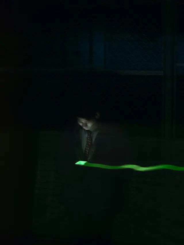 「Blinking Bodies」