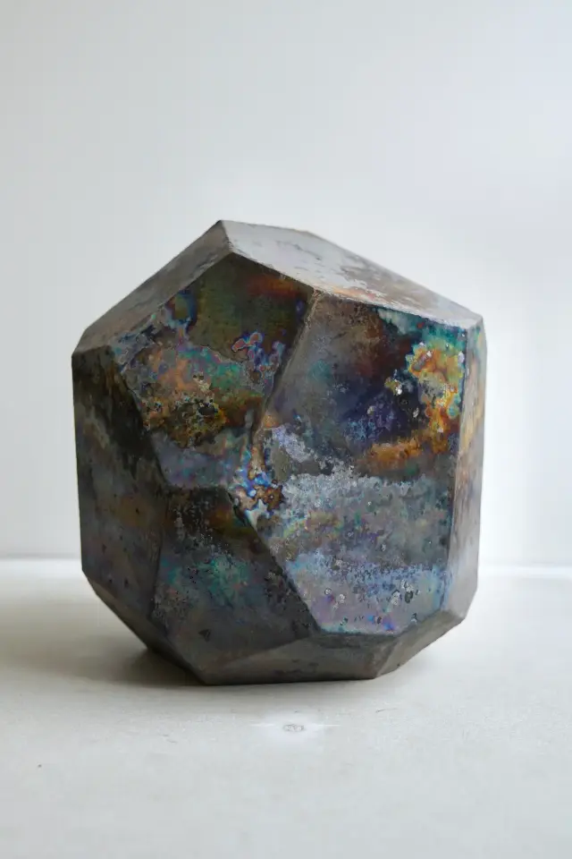 Untitled ・ 2026 ・ stoneware clay, oxide, metal, glaze