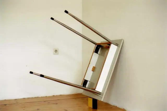 untitled (table) 2005 Color print 60 x 40 cm