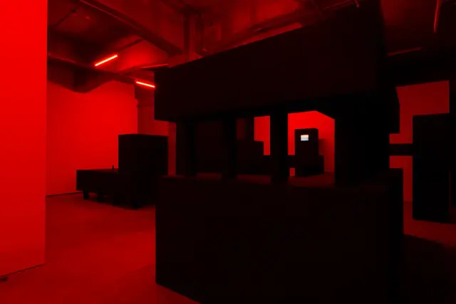 玉山拓郎「Something Black」展示風景、ANOMALY、東京、2023 撮影: 大町晃平 / Takuro Tamayama "Something Black" Installation view, ANOMALY, Tokyo, 2023 Photo: Kohei Omachi