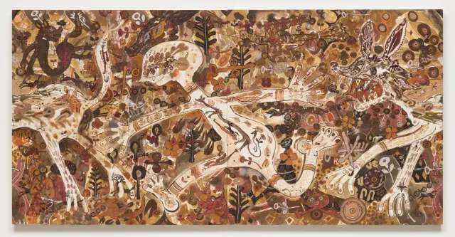 《森走ル》2024年、パネルに土、弁柄、アクリル、アクリルレジン、木炭、画鋲、H80xW160cm