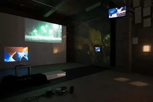 「アブストラクト権化」展示風景、ANOMALY、東京、2024年 撮影：村田冬実