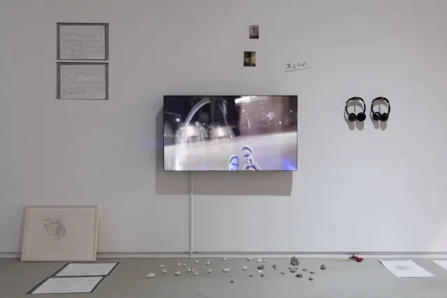 「アブストラクト権化」展示風景、ANOMALY、東京、2024年 撮影：村田冬実
