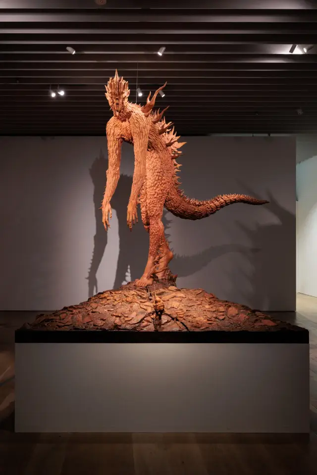 《the One ー呉爾羅（仮設のモニュメント６）》, the One -呉爾羅 (provisional monument 6) / © Motohiko ODANI, TM ＆ © TOHO CO．，LTD.