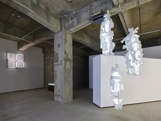 「開発再考 Vol.2, 3」展示風景、ANOMALY、東京、2022 / 撮影：三嶋一路