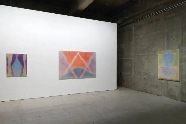 「惑星のように見る」展示風景、ANOMALY、東京、2025 撮影：木奧惠三