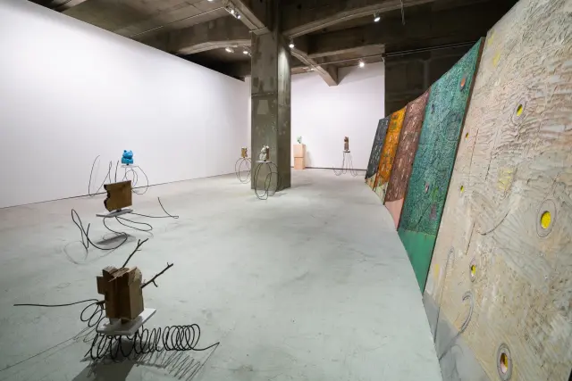 「かえり」展示風景、ANOMALY、東京、2024-2025 ©︎Yosuke Takayama 撮影：加藤健