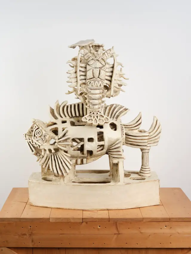 《おこぜ》 (1995) セラミック / OKOZE (1995) Ceramic, H65xW56xD31cm