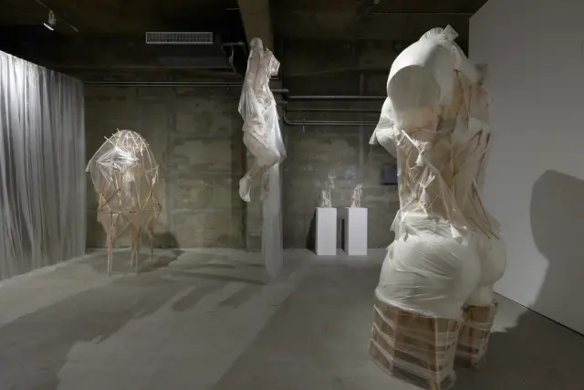 西尾康之 個展「コンパクト化」展示風景、ANOMALY、東京、2025 撮影：木奥恵三 / Nasuyuki Nishio solo exhibition "Compactification" installation view, ANOMALY, Tokyo, 2025 Photo: Keizo Kioku
