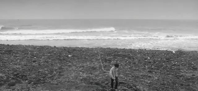 《一本の紐》(2012) シングルチャンネル・ビデオ、5min 54sec