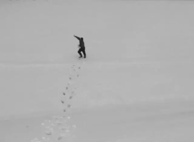 《White on White》(2008) シングルチャンネル・ビデオ、4min 56sec