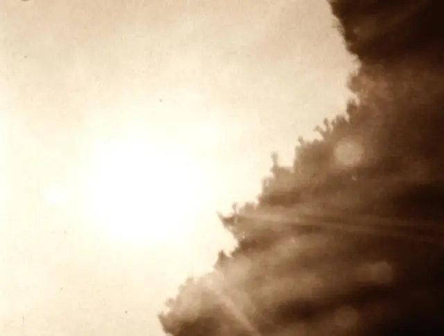 《while we are here》2009年、HDビデオ、15min 音楽:colleen