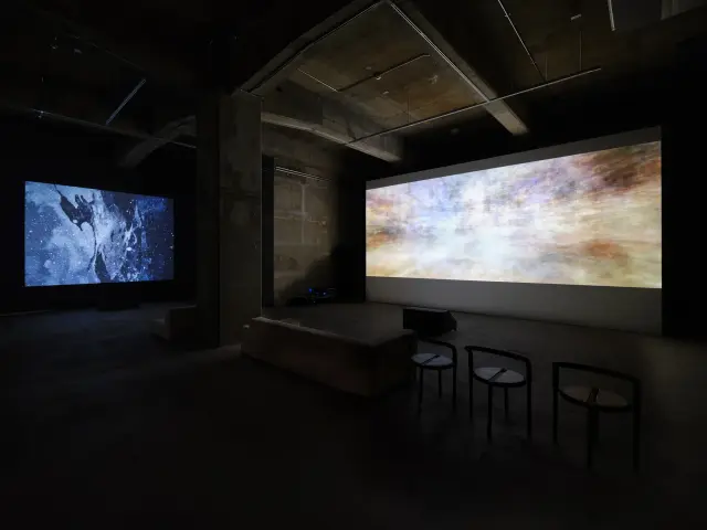 「Collage and Anti-cosmos」展示風景、ANOMALY、東京、2023年 撮影：三嶋一路