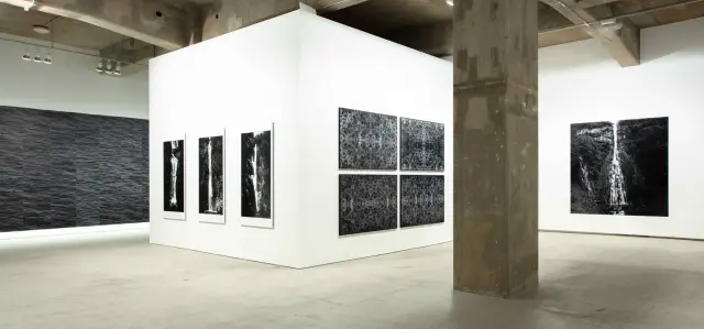 「発光する場」展示風景、ANOMALY、東京、2023 撮影：山本糾