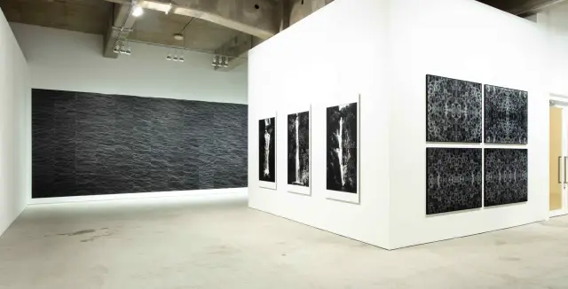 「発光する場」展示風景、ANOMALY、東京、2023 撮影：山本糾