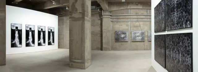 「発光する場」展示風景、ANOMALY、東京、2023 撮影：山本糾