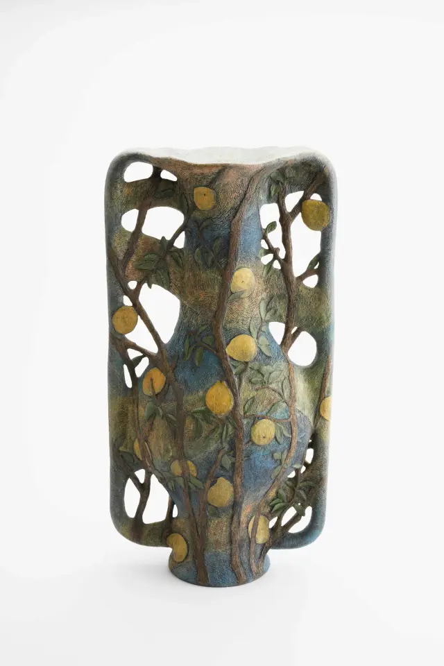 漂う香り -the wafting scent- ・ 2023 ・ ceramic clay, glaze, color slip