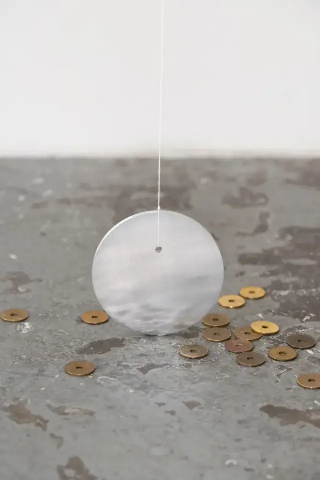 Ducks and Drakes, 2014 Latex balloons, Hi-Float, helium, waxed linen thread, aluminium, coins Dimensions variable, unique in series