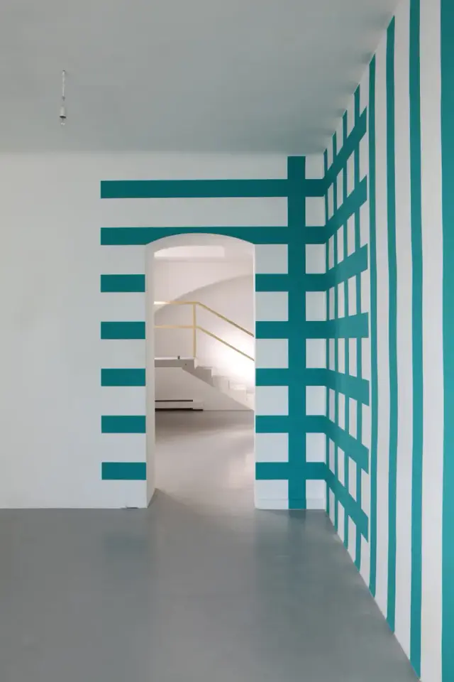 "Untitled" Wood, paint, Height 159 cm, Dimensions variable, "Souterrain" Installation view at Wien, 2012