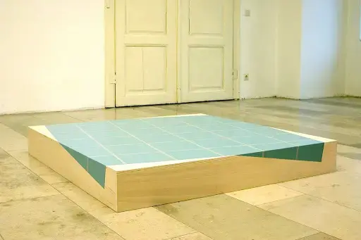"untitled" plywood,paint, 120 x 120 x 19 cm, 2007