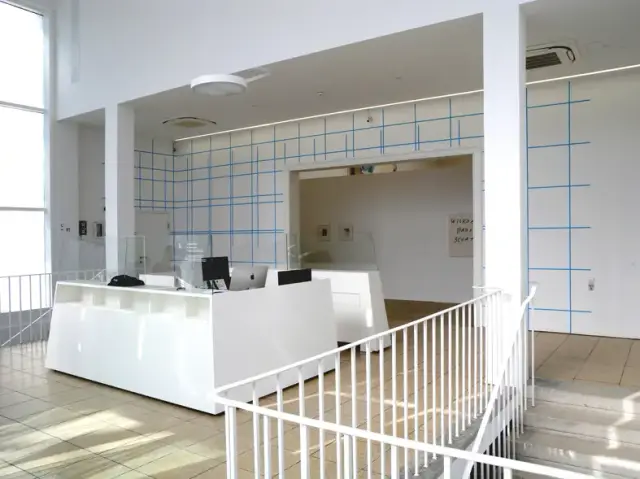 "Untitled" Paint on wall, Height 410 cm, Exhibition "Chatjet" Installation view at Künstlerhaus - Halle für Kunst und Medien, Graz, 2013