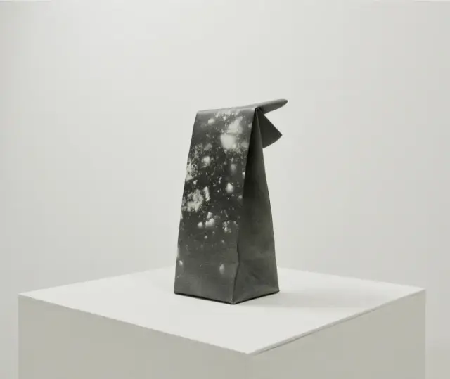 Too far away, 2015, 28×10×10cm, lacquer on canvas