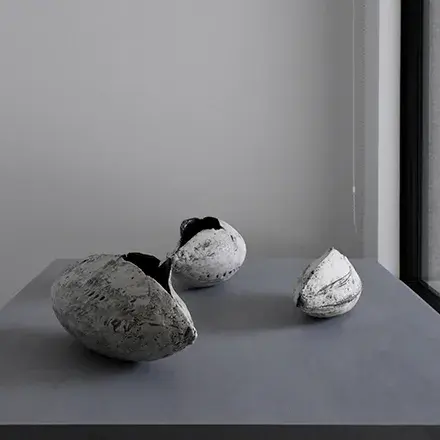 鷹尾葉子展 —何処へ— 焼物と蜜蝋画